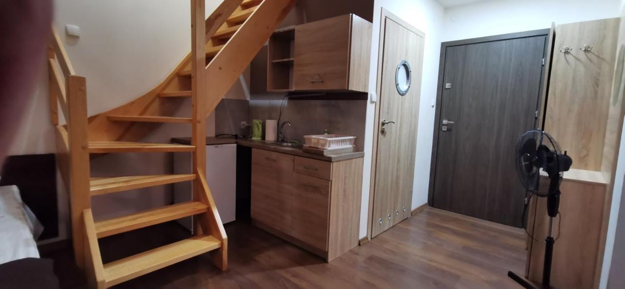 Dolphin House Bed & Breakfast เวบา ภายนอก รูปภาพ