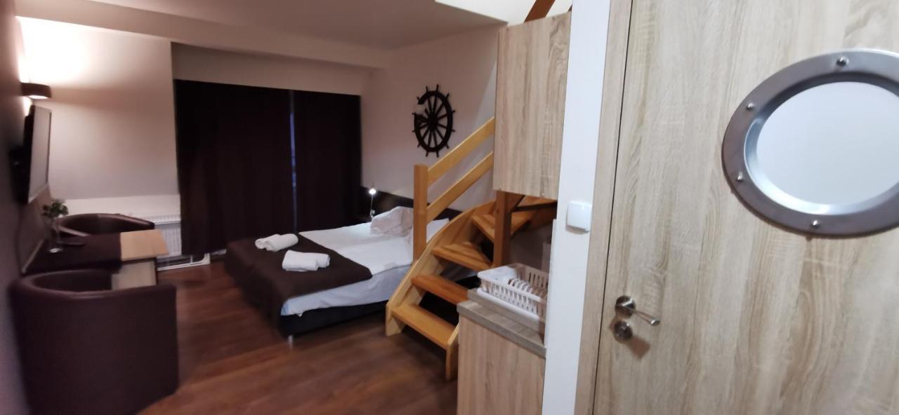 Dolphin House Bed & Breakfast เวบา ภายนอก รูปภาพ