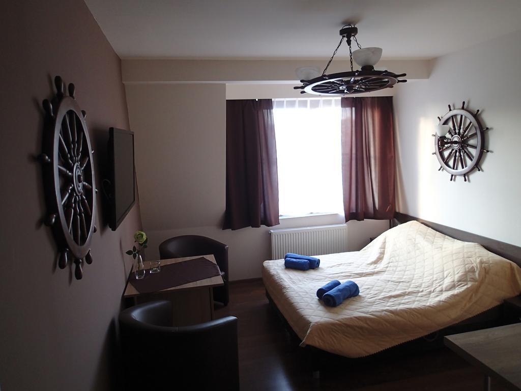 Dolphin House Bed & Breakfast เวบา ภายนอก รูปภาพ